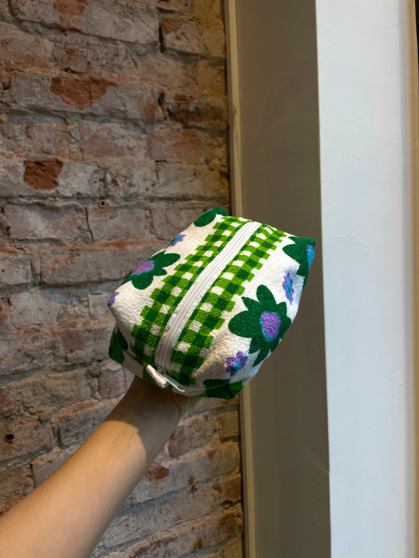 Cosmetic bag pril flower green