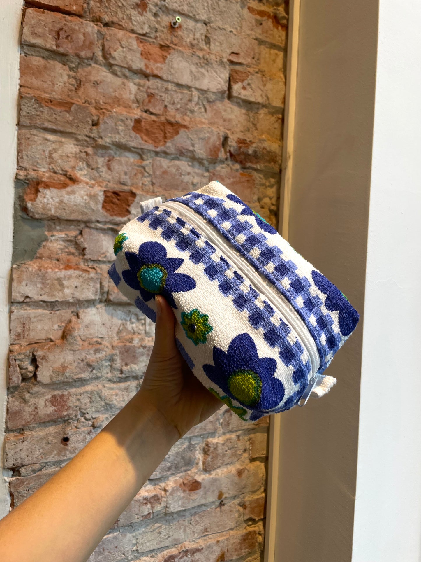 Cosmetic bag pril flower blue