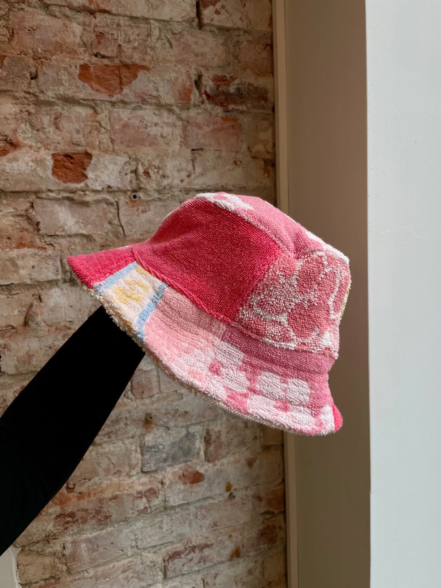 Reversible Bucket Hat rosy love / M
