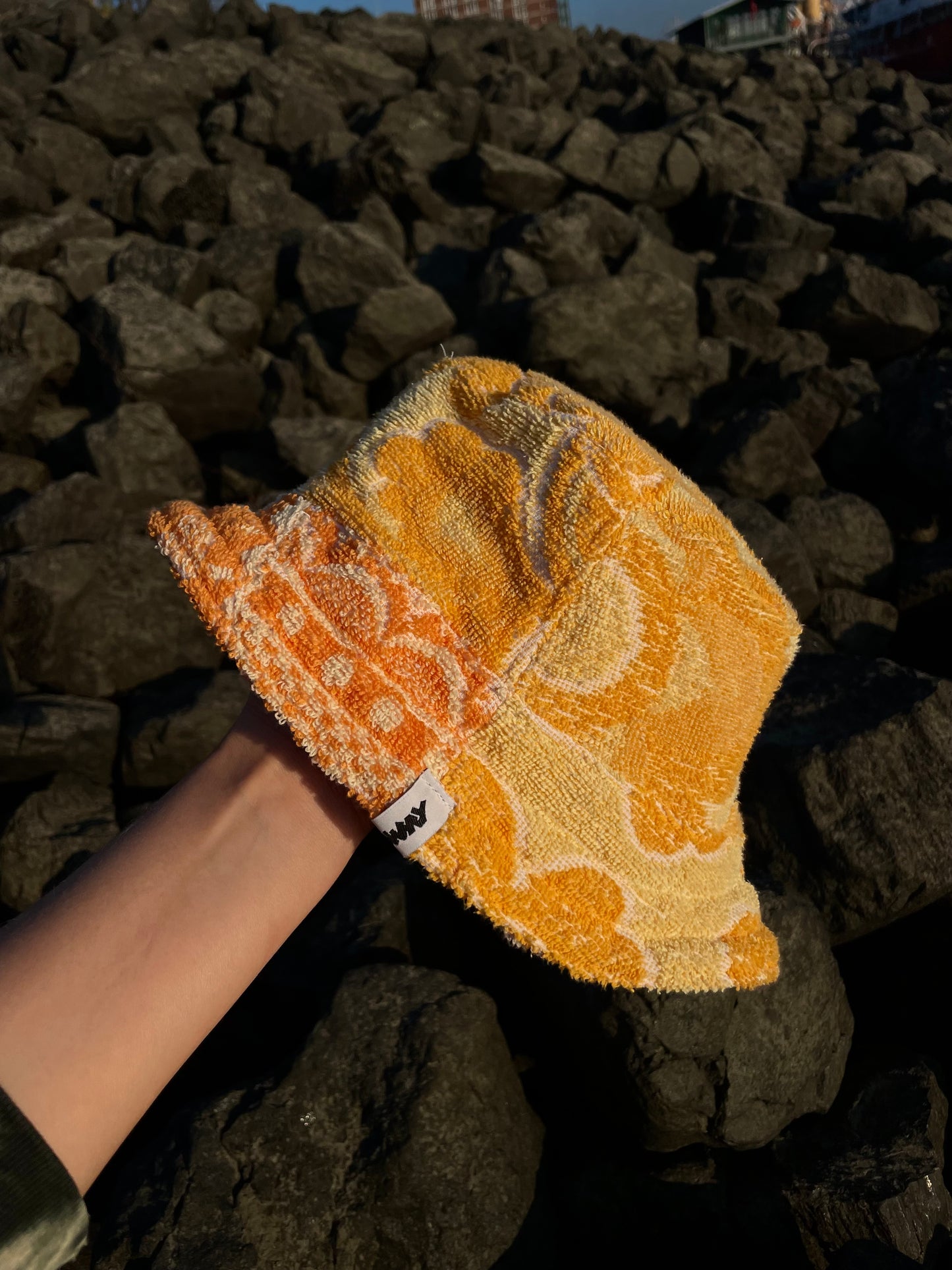 Reversible Bucket Hat golden hour / L