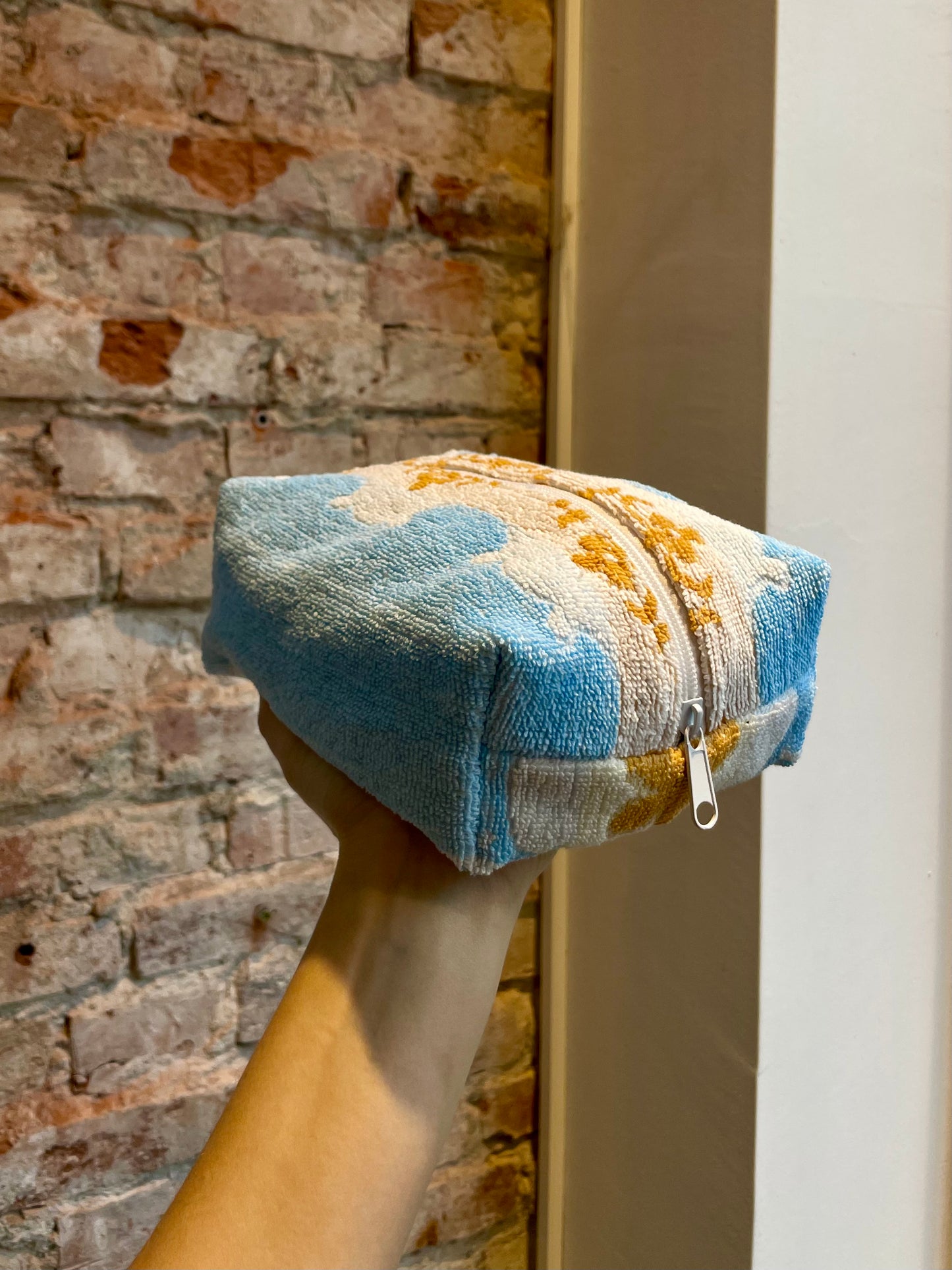 Cosmetic bag shy blue