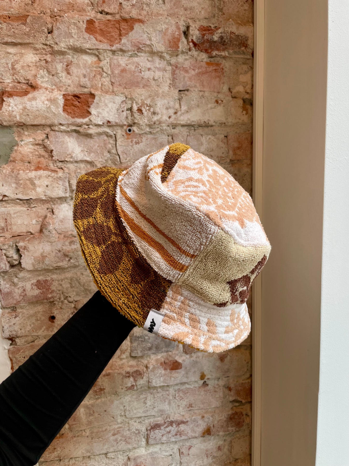 Reversible Bucket Hat chocolate flower / M