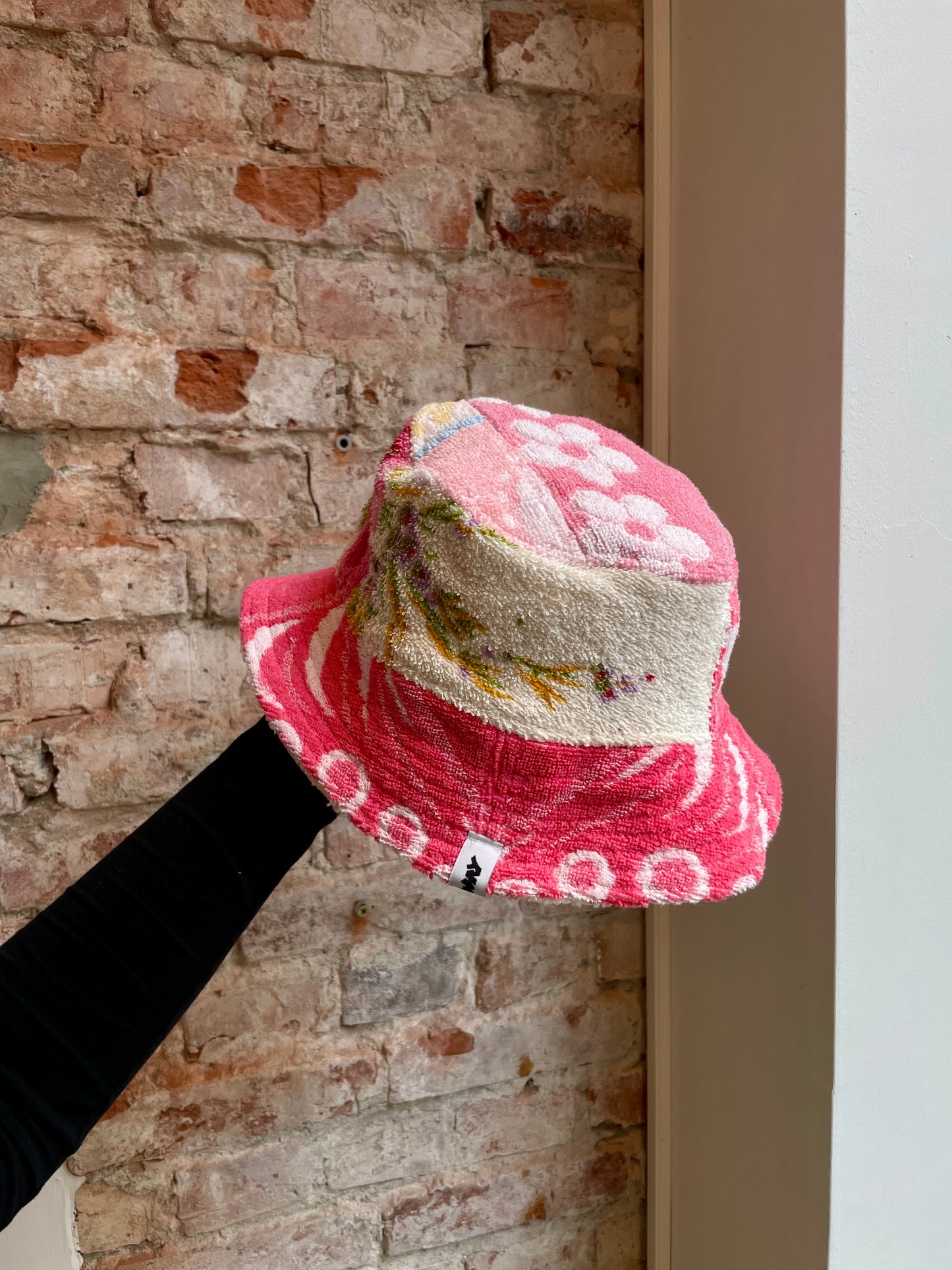 Reversible Bucket Hat rosy love / M