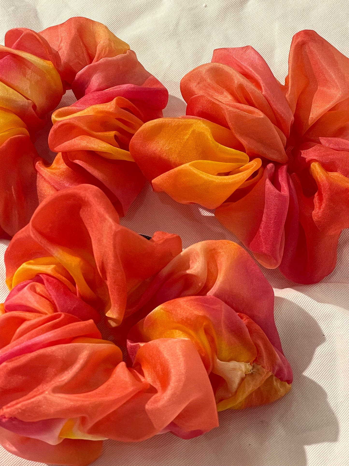 Scrunchie shiny coral
