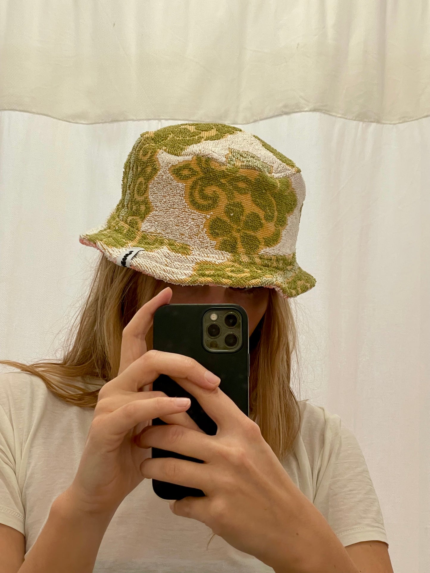 Reversible Bucket Hat she‘s a lady
