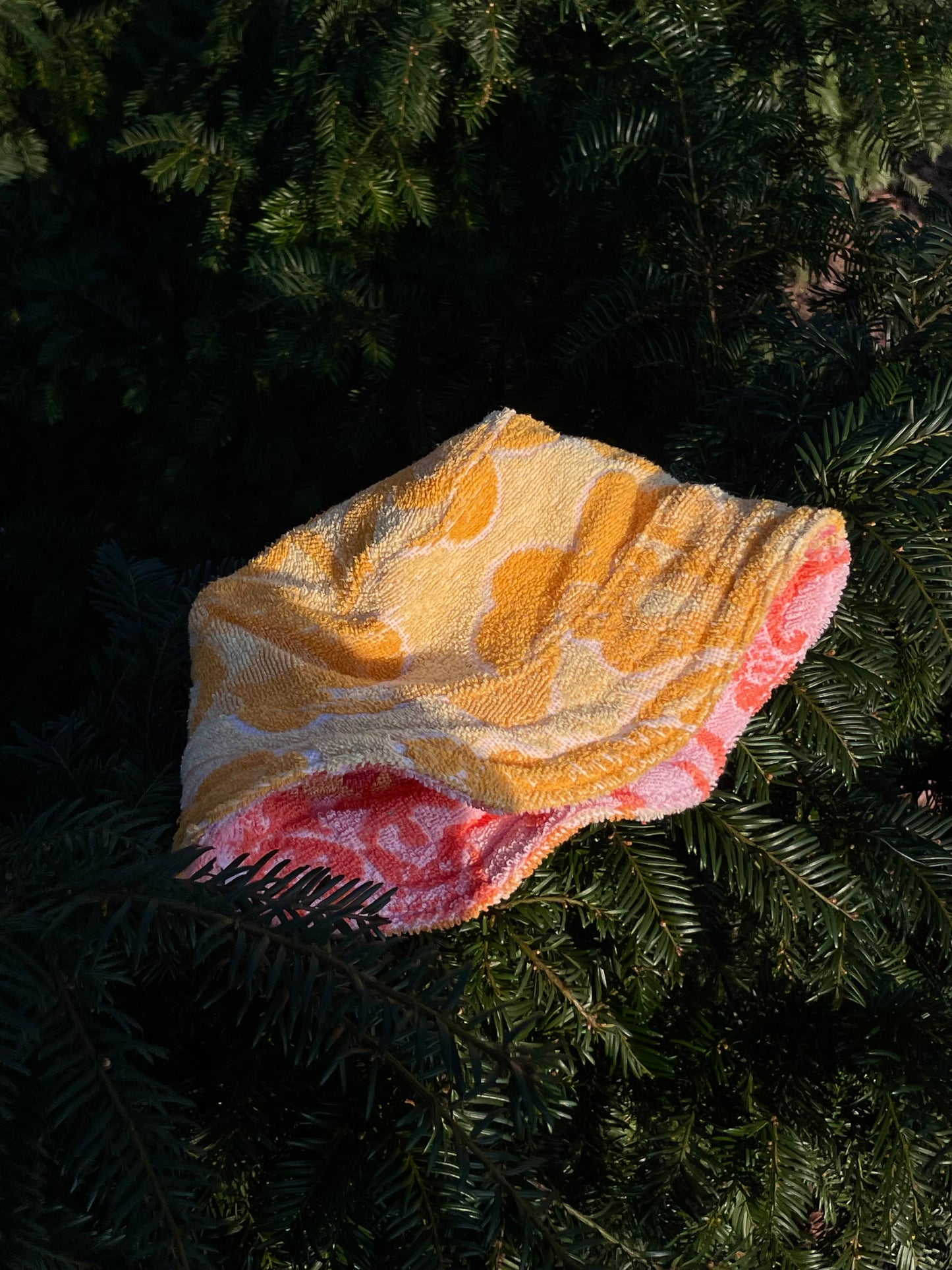 Reversible Bucket Hat golden hour / L
