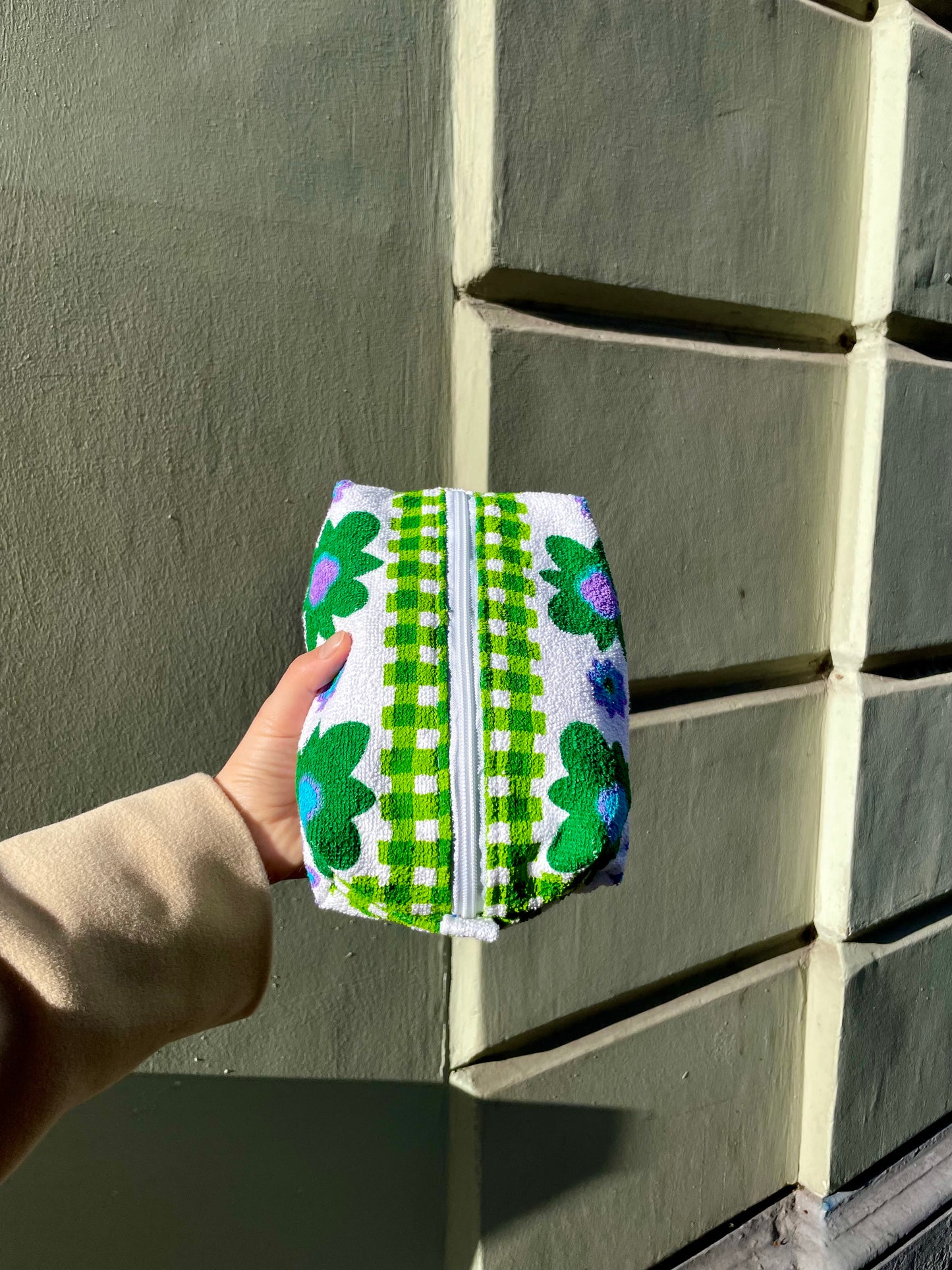Cosmetic bag pril flower green