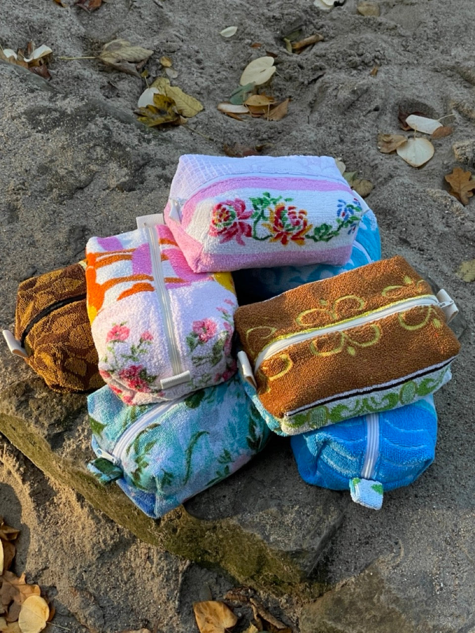 Cosmetic bag romantic 70s