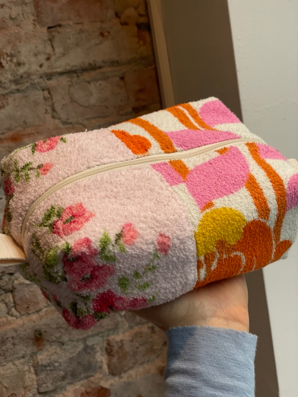 Cosmetic bag romantic 70s