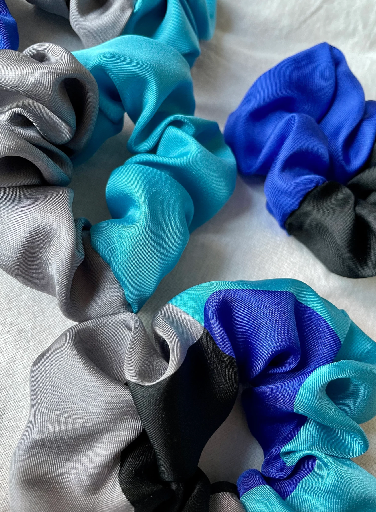 Scrunchie statement blue