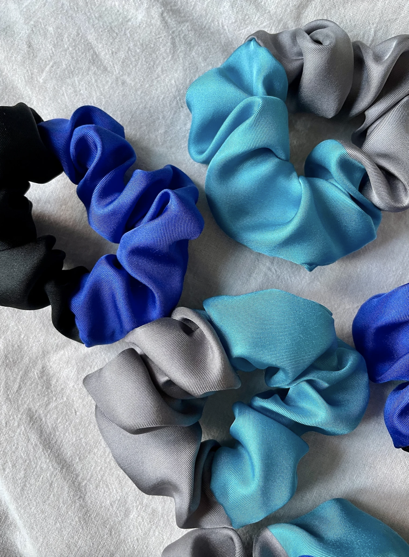 Scrunchie statement blue
