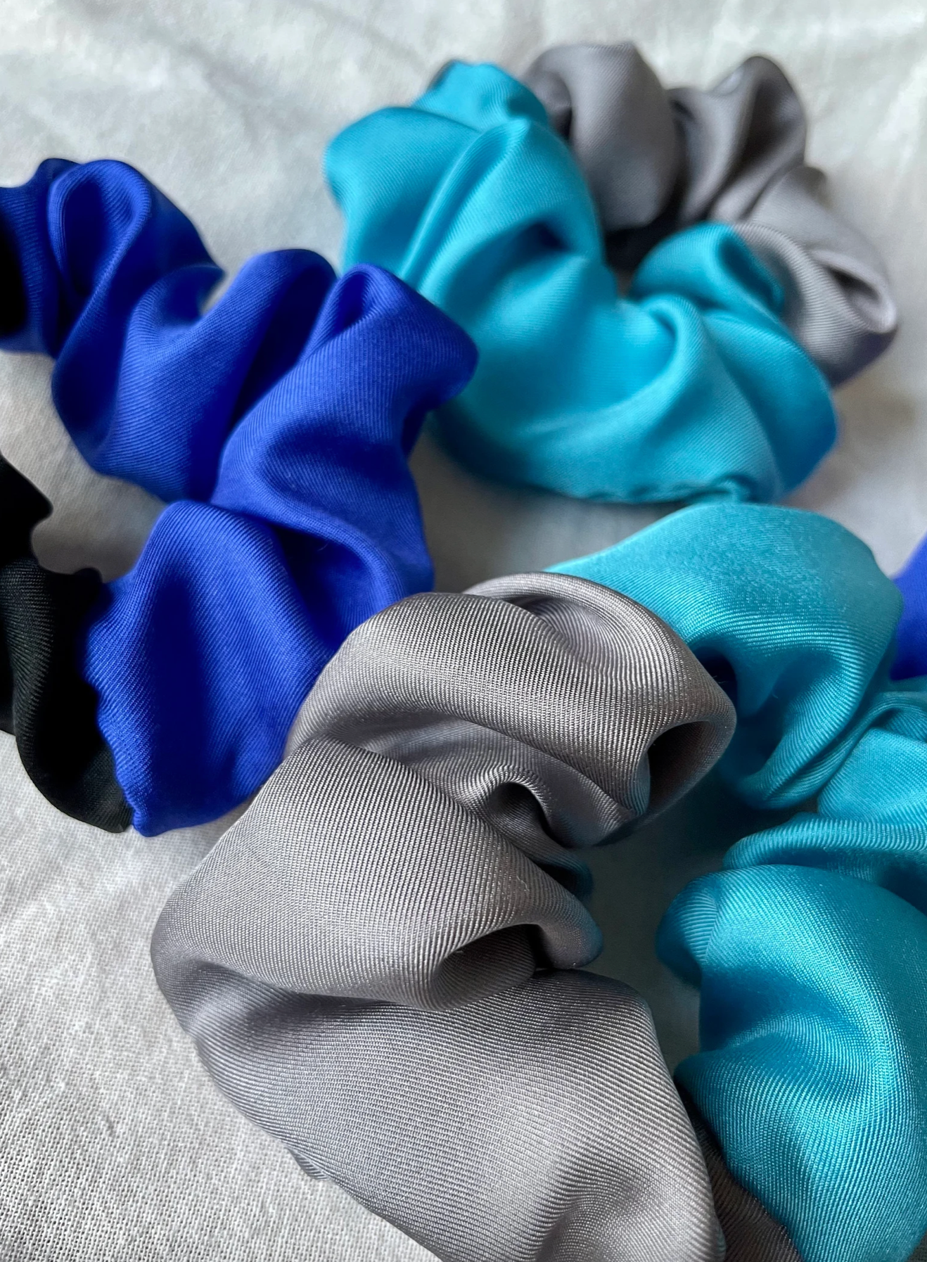 Scrunchie statement blue