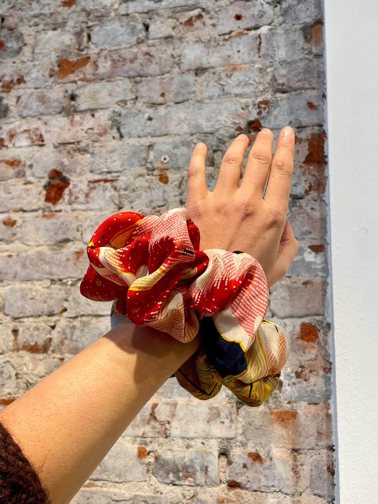 XXL Scrunchie red flower