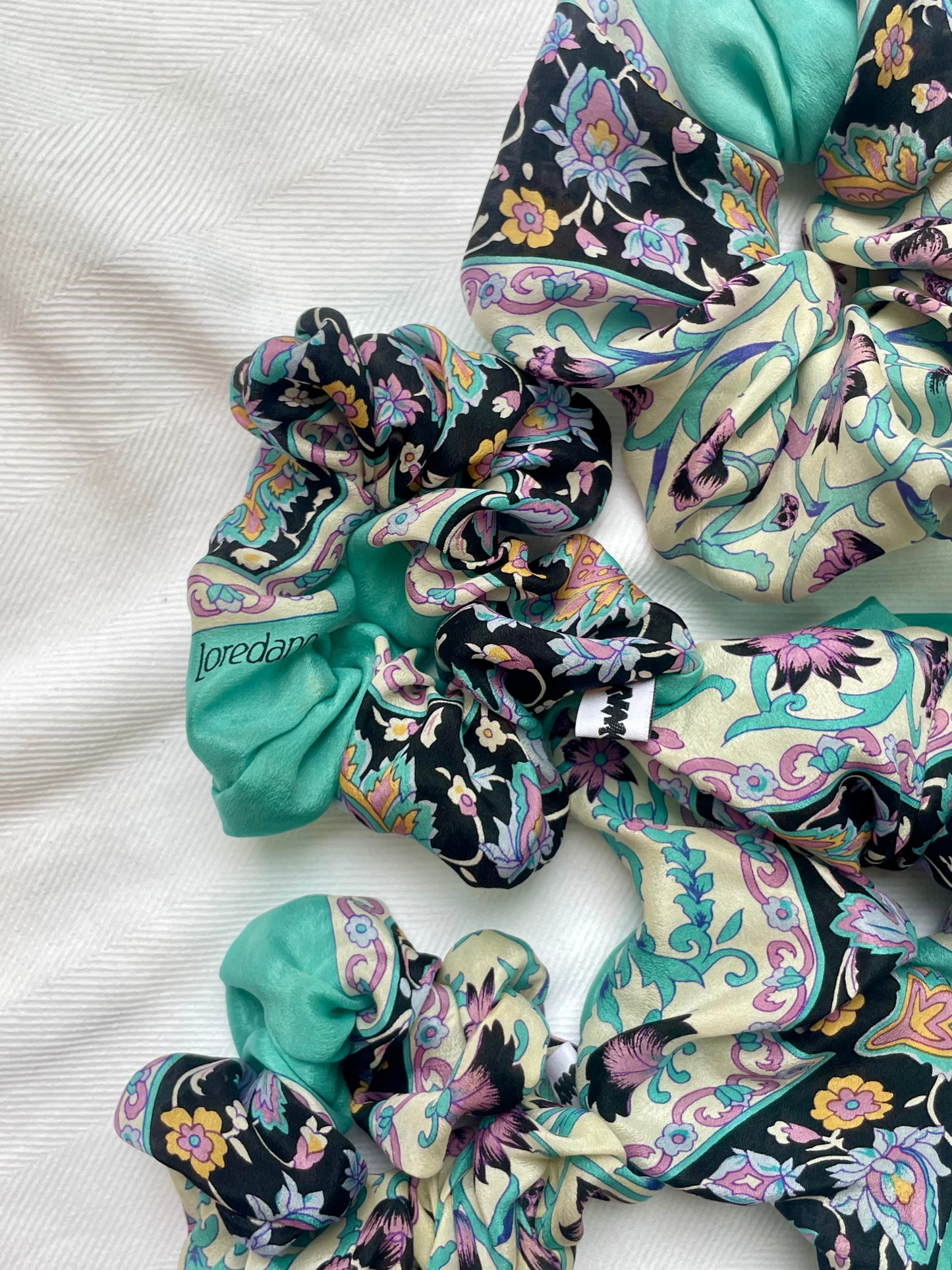Silk Scrunchie turqouise ornament