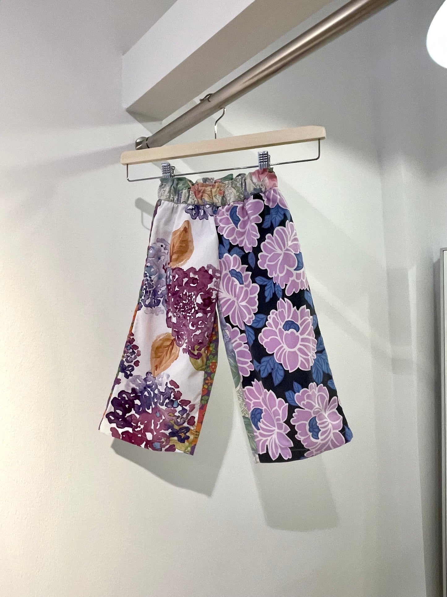 Kids pants lilac flowers - 2y/92-98cm