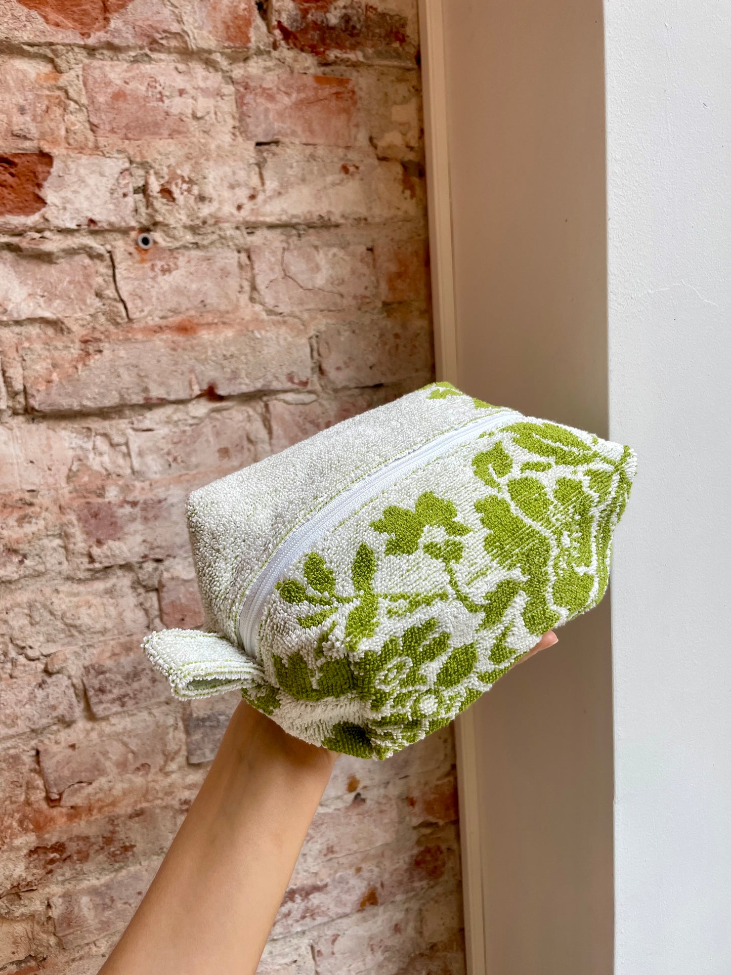 Cosmetic bag moss green