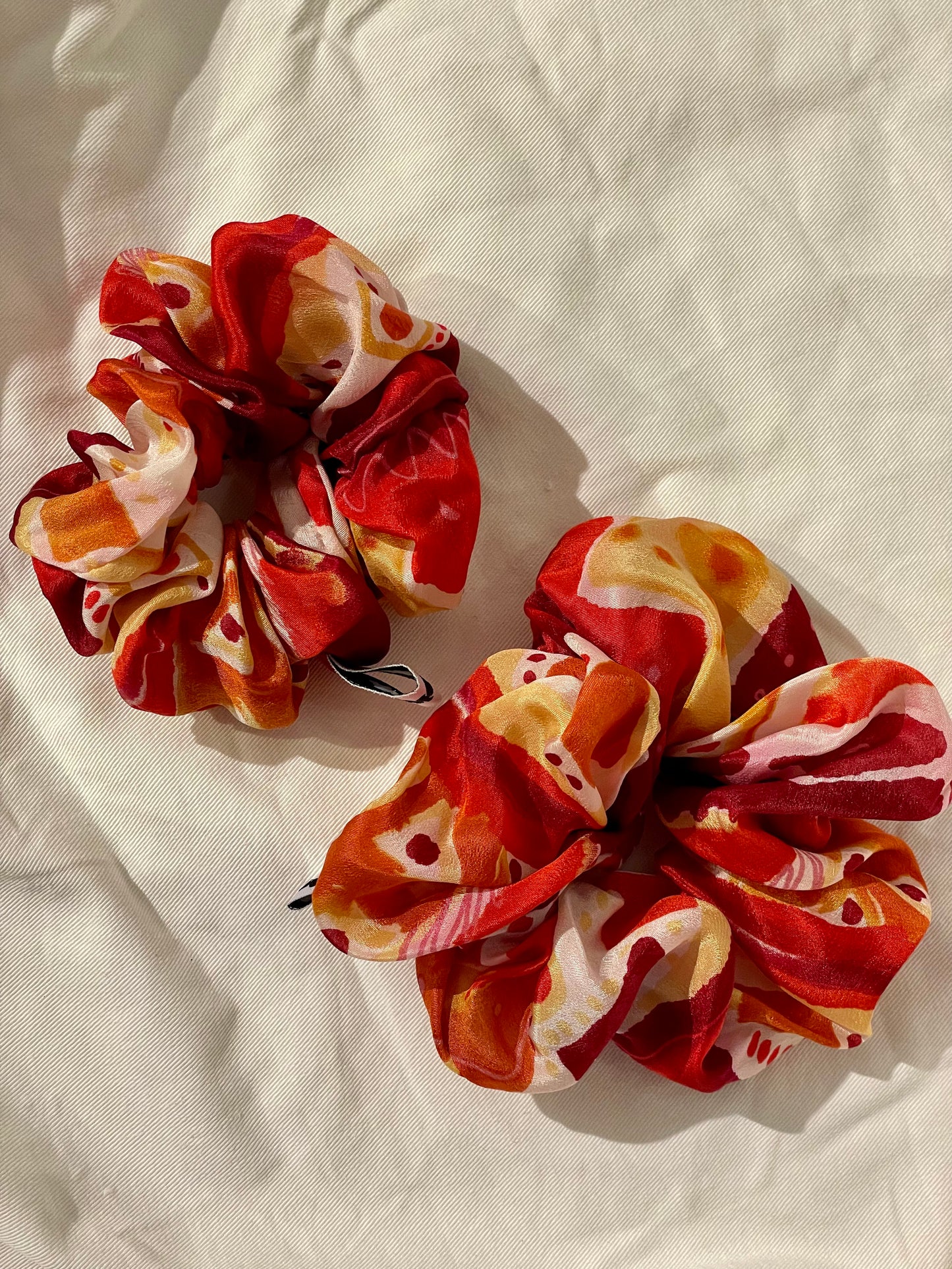 Scrunchie red print