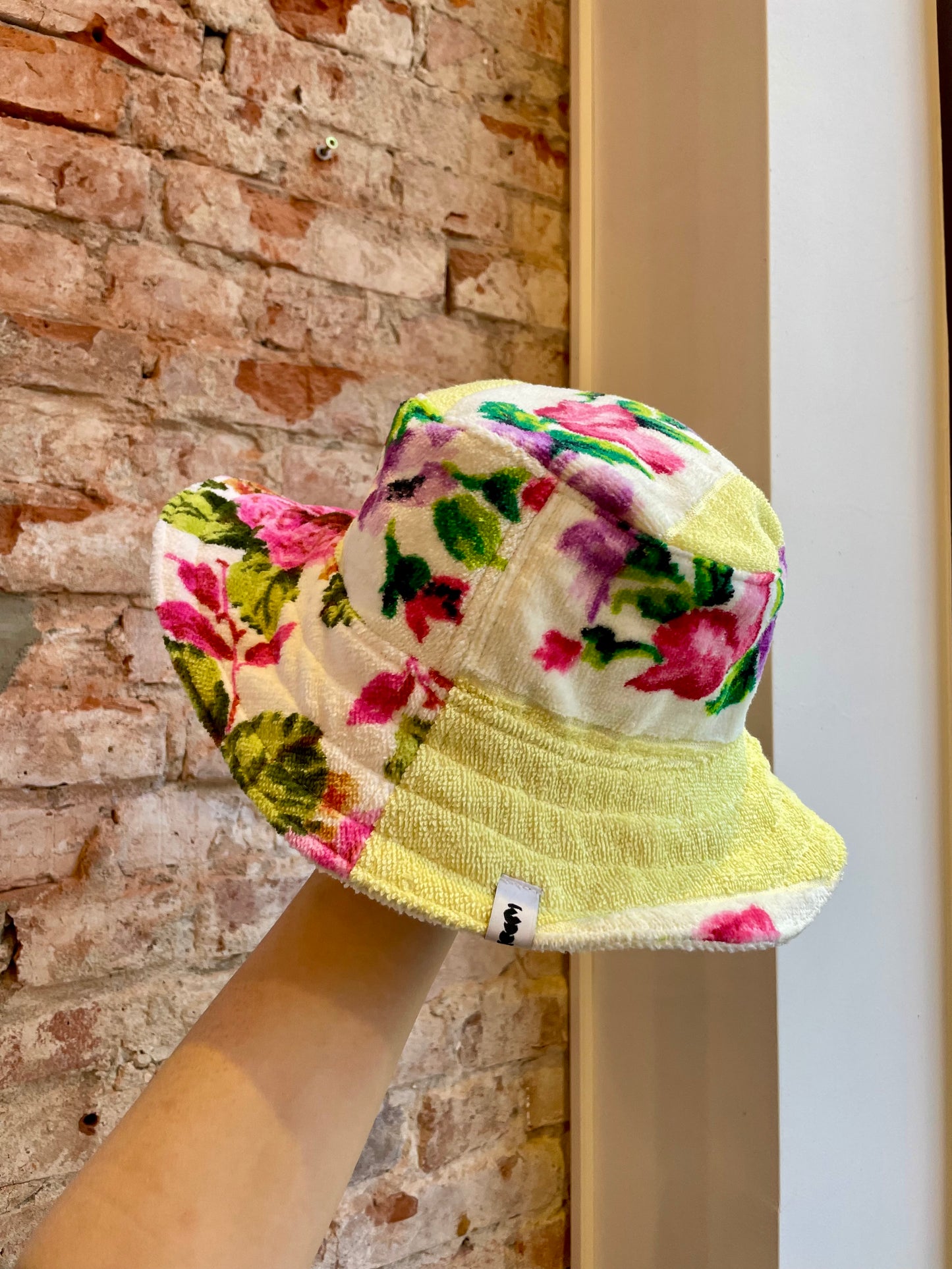 Reversible Bucket Hat vintage flower / L