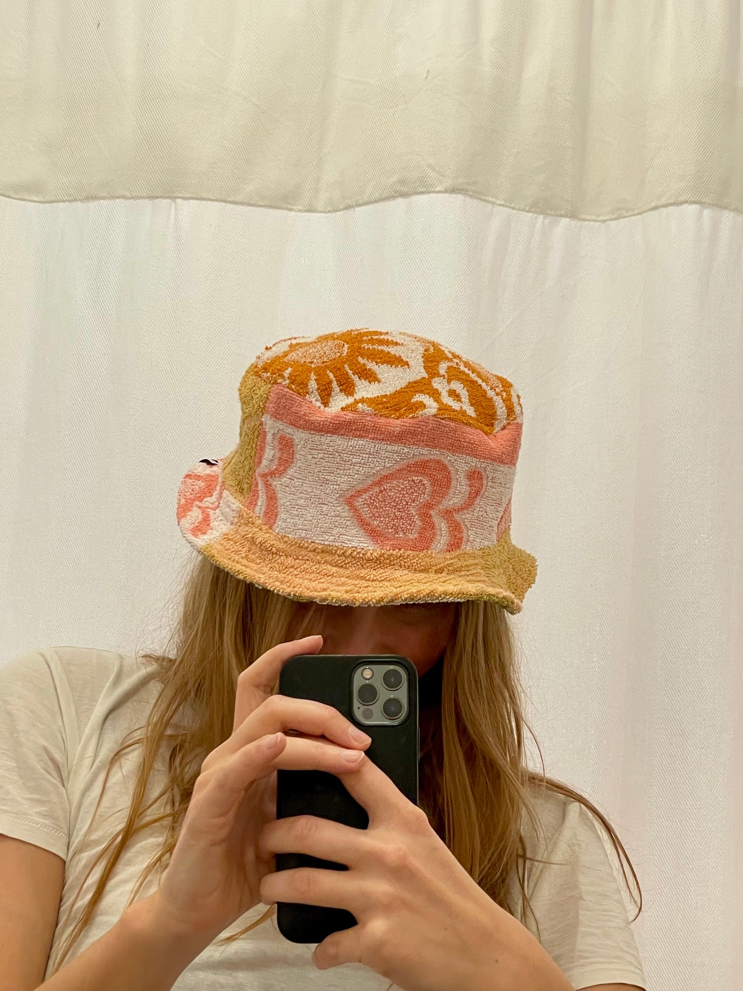 Reversible Bucket Hat she‘s a lady