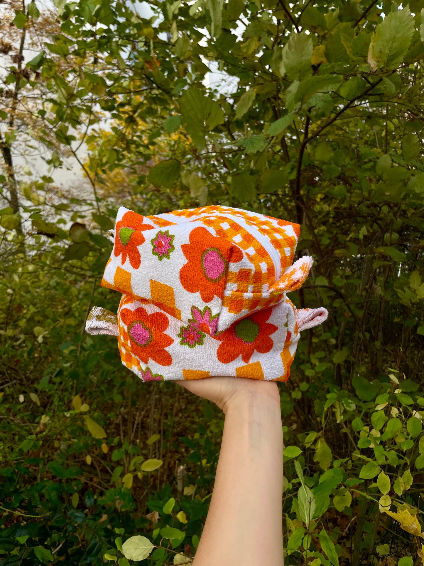 Cosmetic bag orange pril flower