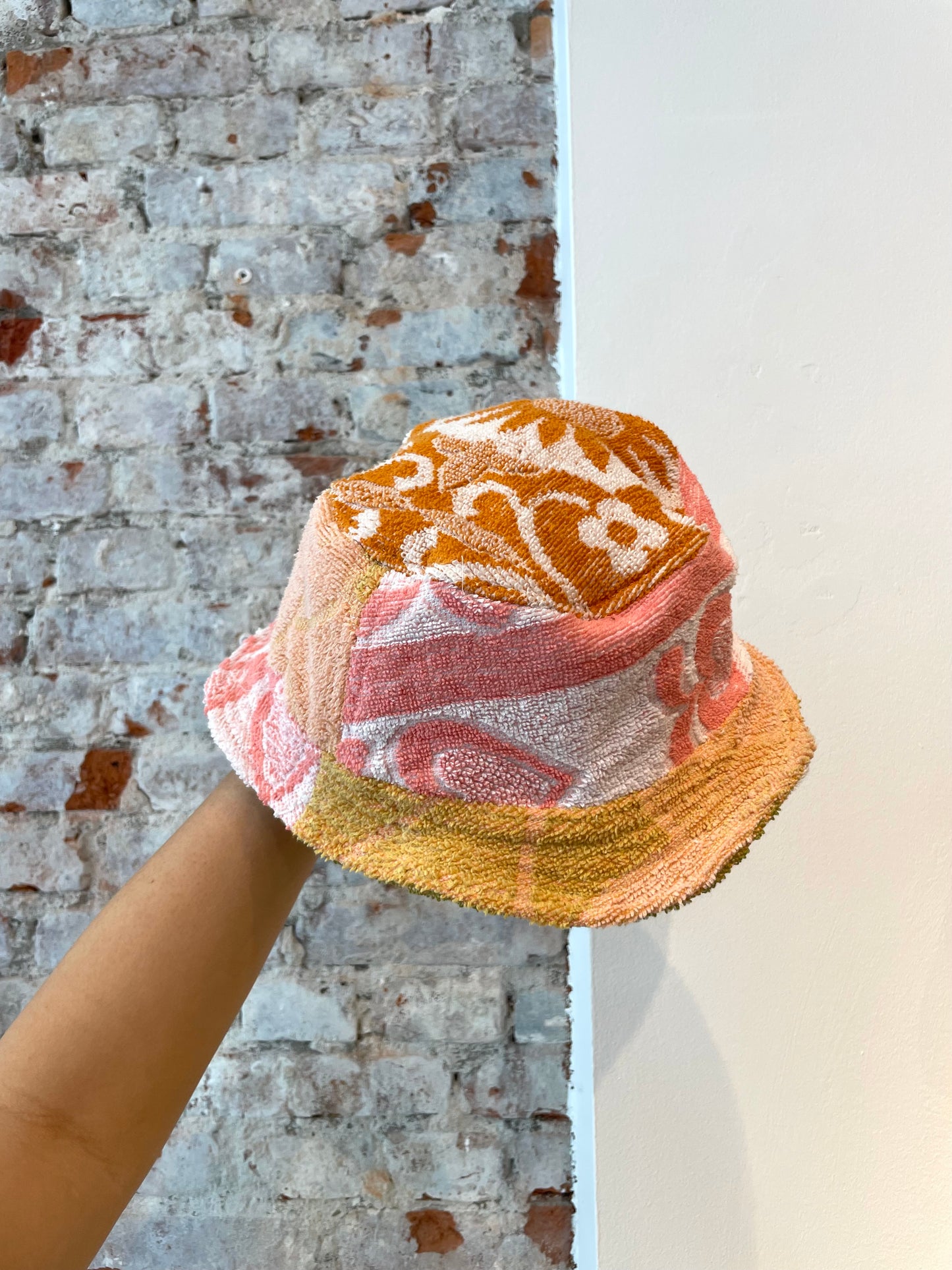 Reversible Bucket Hat she‘s a lady