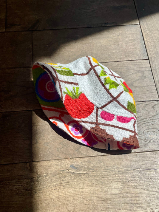 Reversible Bucket Hat tomato soup / L