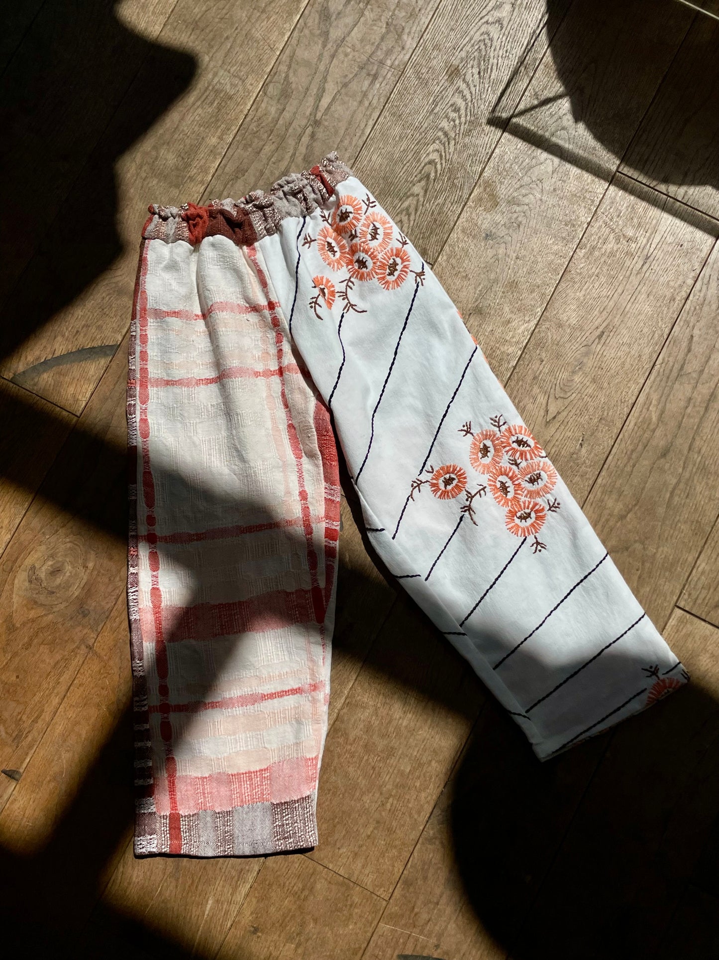 Kids Pants embroidered flower- 6y/116-122cm