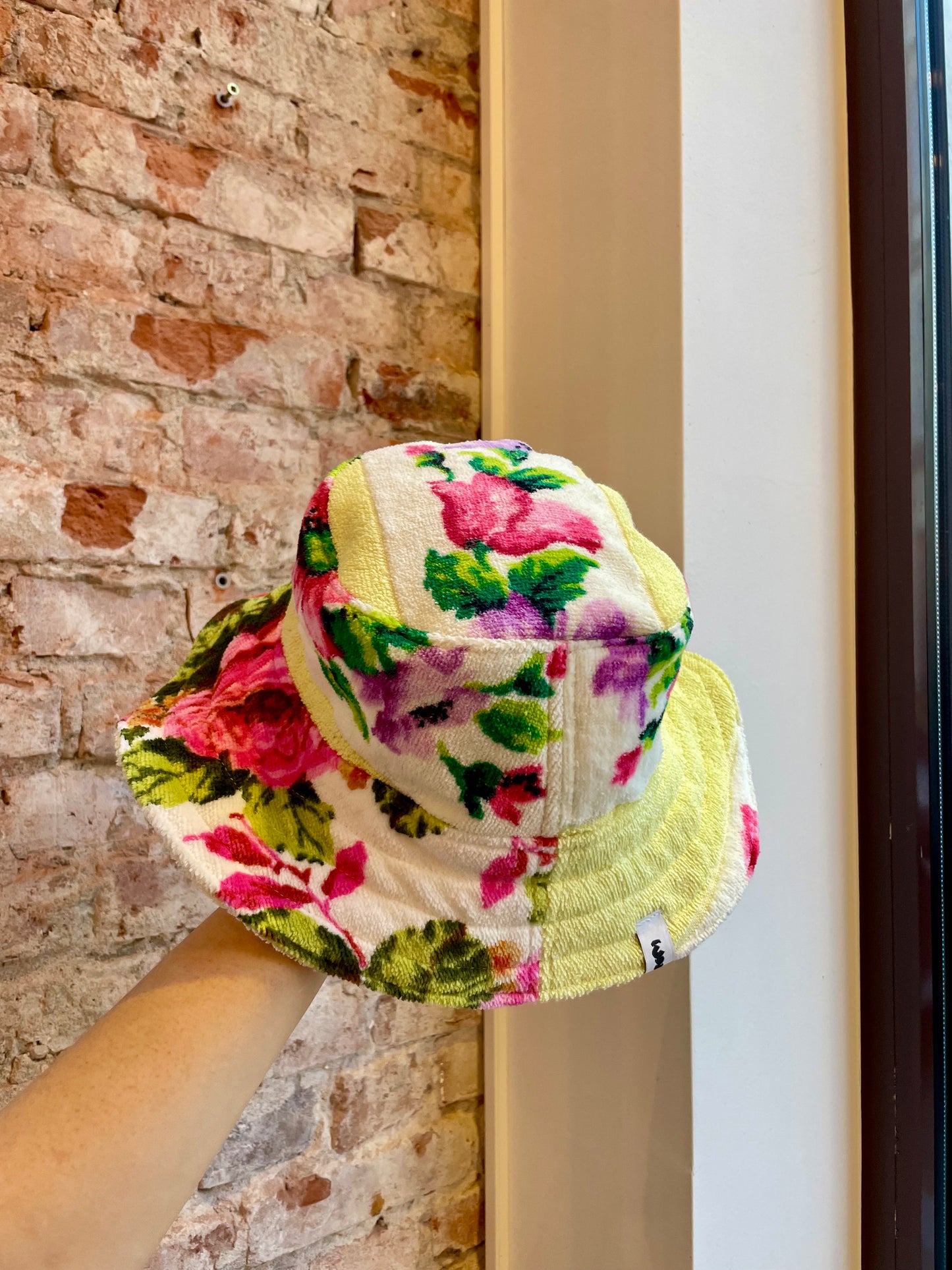 Reversible Bucket Hat vintage flower / L