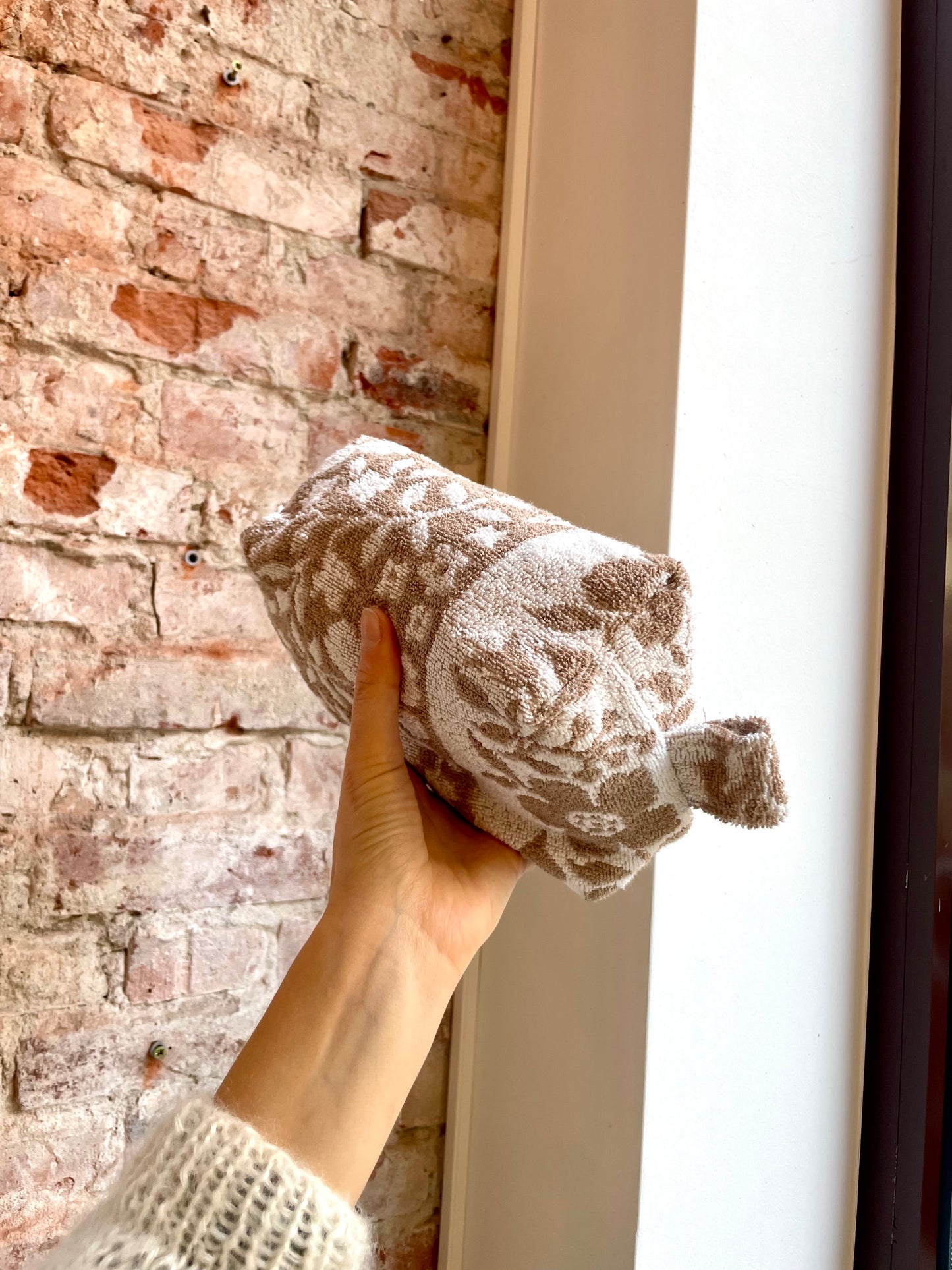 Cosmetic bag sand flower