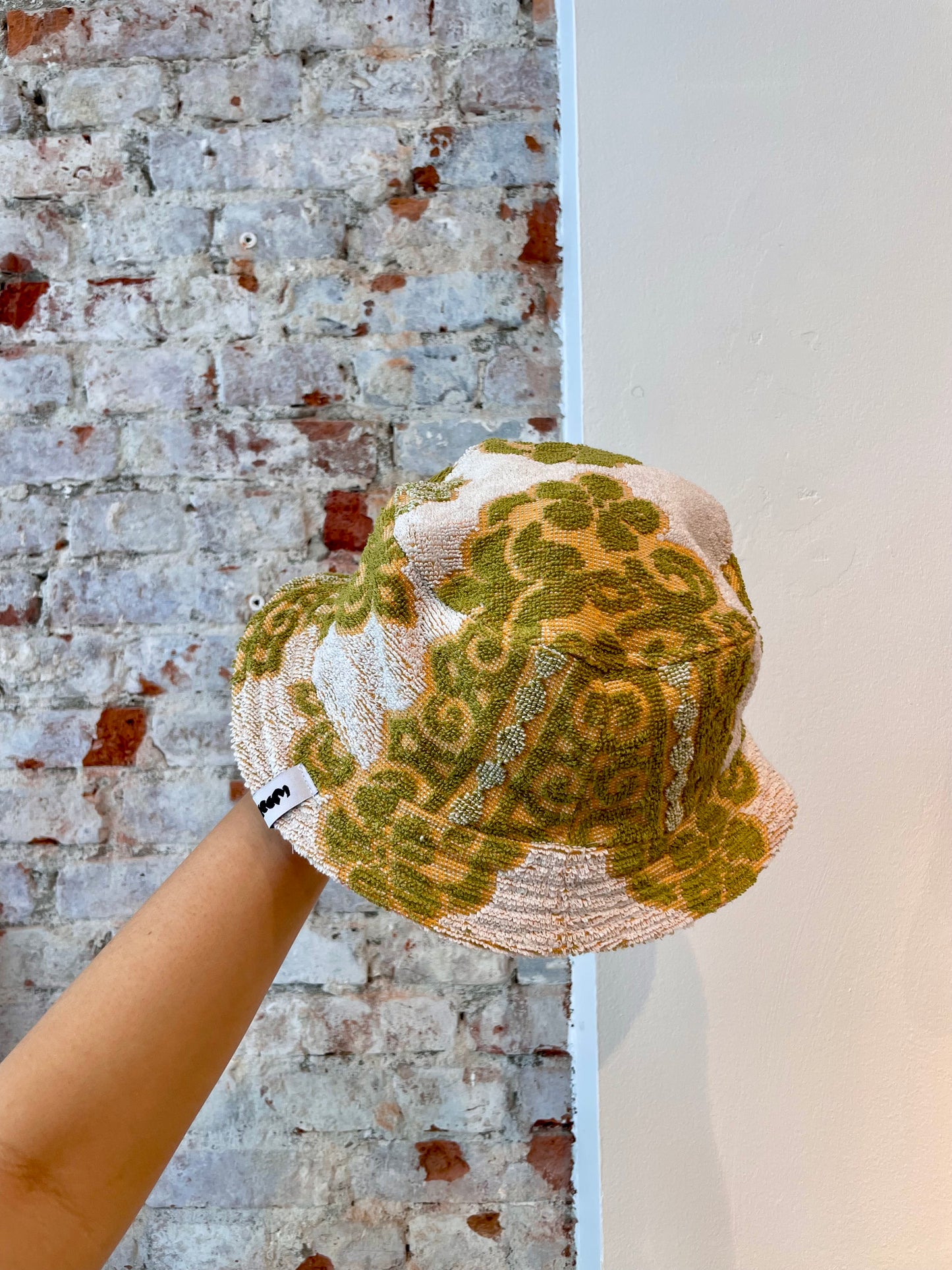 Reversible Bucket Hat she‘s a lady