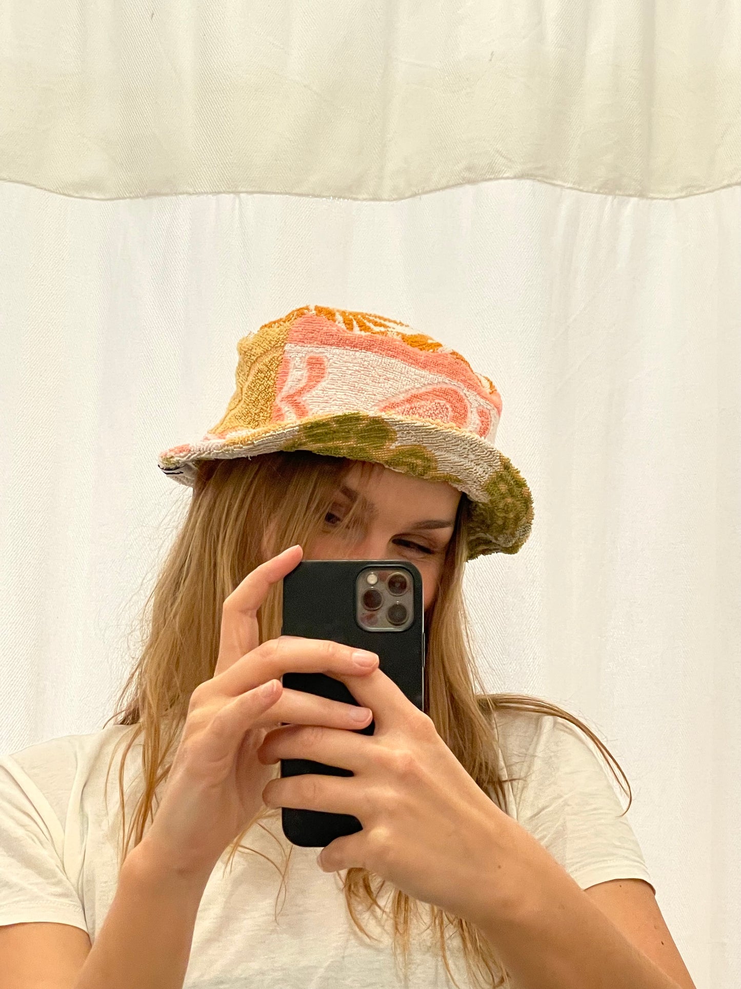 Reversible Bucket Hat she‘s a lady