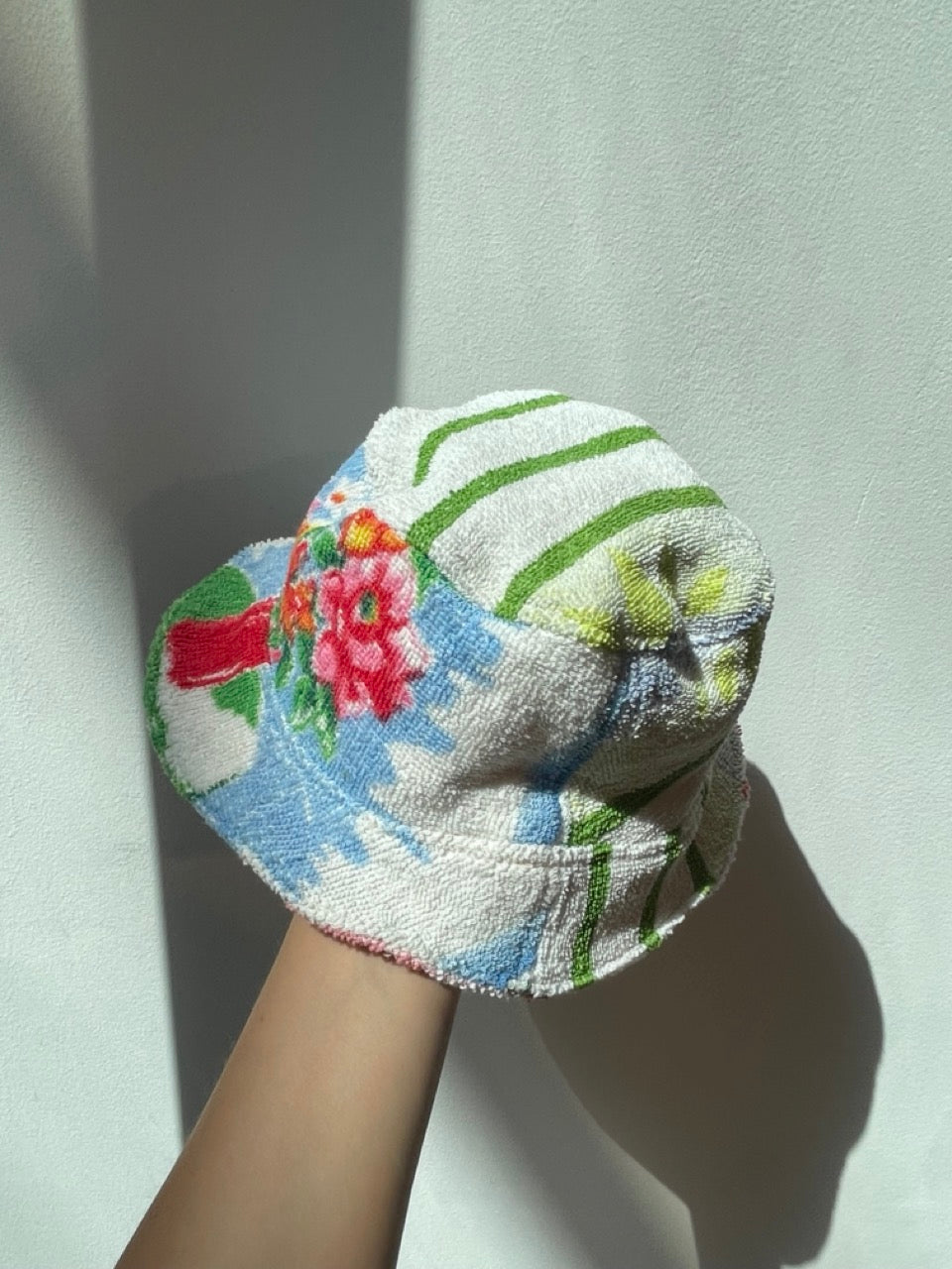 Reversible Bucket Hat holiday garden / S