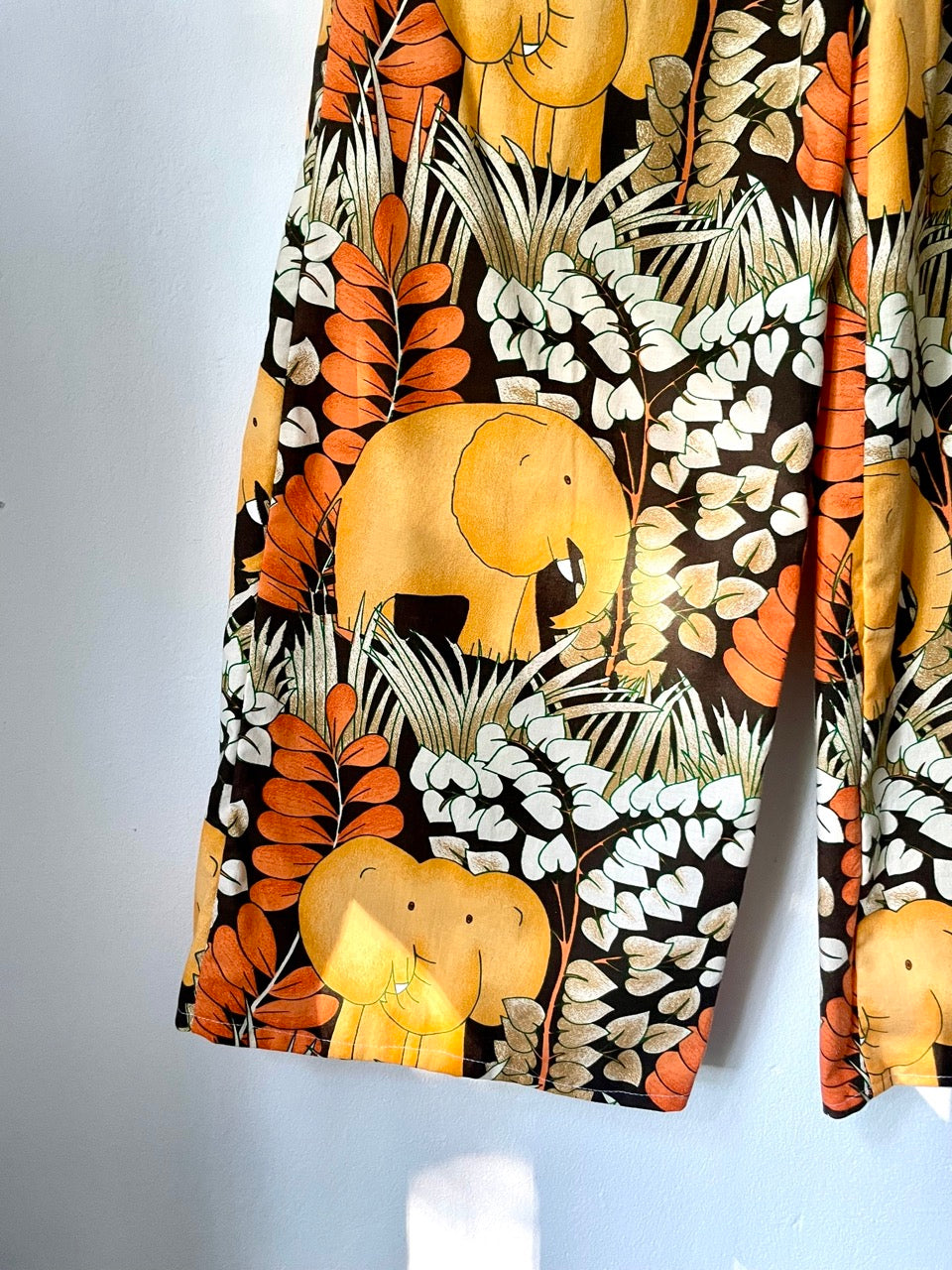 Pants wild elephants / M